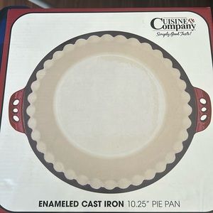 Brand New Cuisine and Company Enameled Cast Iron Pie Pan